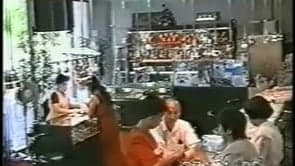 Day light jewelry store arm robbery